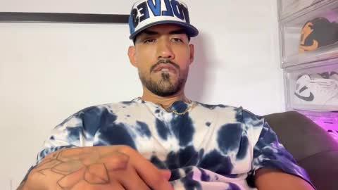 Myke esthetic online show from 5, 10, 2025