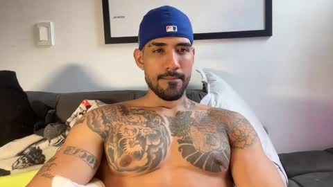 Myke esthetic online show from 11, 10, 2025