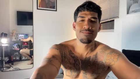 Myke esthetic online show from 4, 12, 2025