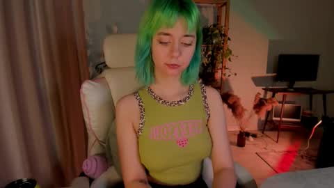 Snapshot of mylaweb chatting on 12, 10, 2025 MylaFlores online show from 12, 10, 2025