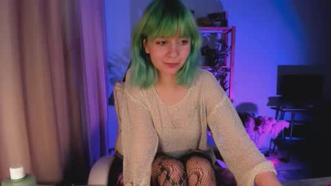 MylaFlores online show from 30, 11, 2025