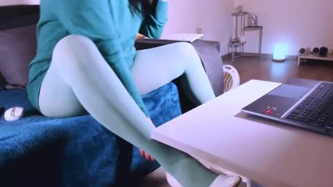 Snapshot of mylegsonheels chatting on 6, 3, 2025 Anda online show from 6, 3, 2025