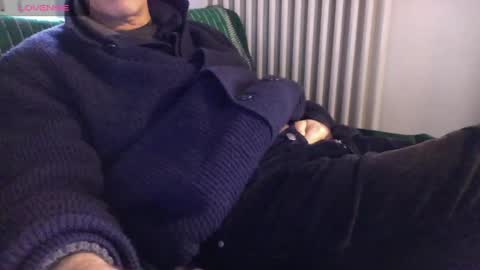 Bi sexy guy lovense hush is on private is open or password show tip if you like. online show from 5, 2, 2025