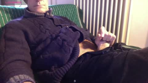 Bi sexy guy lovense hush is on private is open or password show tip if you like. online show from 6, 2, 2025