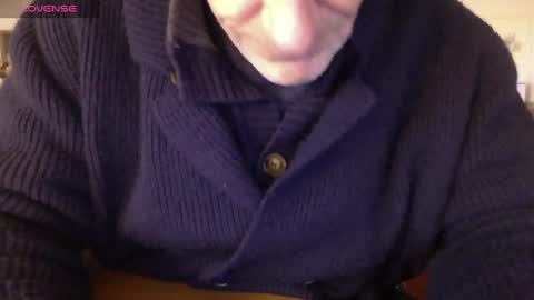 Bi sexy guy lovense hush is on private is open or password show tip if you like. online show from 9, 2, 2025