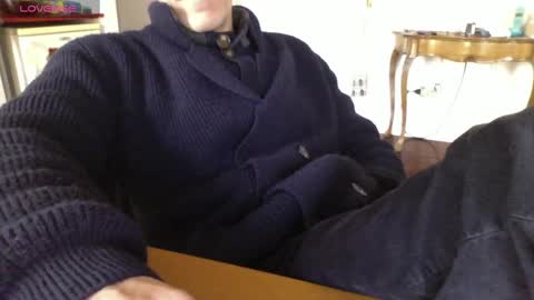 Bi sexy guy lovense hush is on private is open or password show tip if you like. online show from 23, 2, 2025