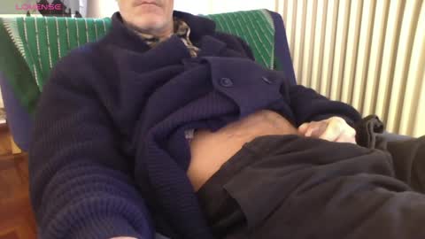 Bi sexy guy lovense hush is on private is open or password show tip if you like. online show from 27, 2, 2025