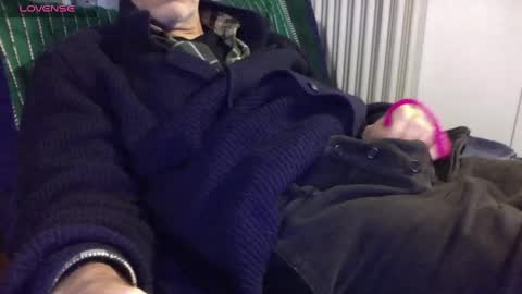 Bi sexy guy lovense hush is on private is open or password show tip if you like. online show from 27, 2, 2025