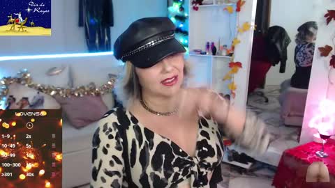 Snapshot of myrnasexxx chatting on 5, 1, 2025 Myrna Sessions online show from 5, 1, 2025