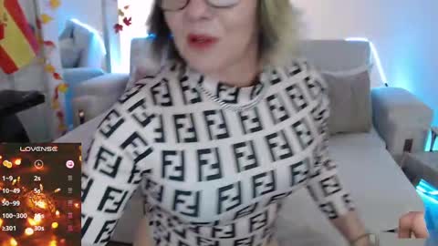 Snapshot of myrnasexxx chatting on 20, 1, 2025 Myrna Sessions online show from 20, 1, 2025