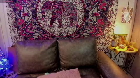 S A R A online show from 8, 1, 2025