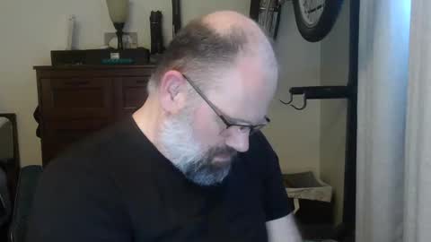 Just hanging out - No pressure online show from 7, 5, 2026