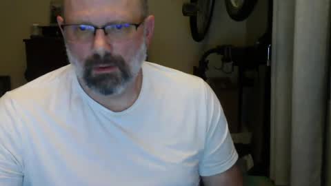 Just hanging out - No pressure online show from 25, 6, 2026