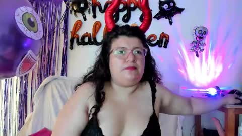 Snapshot of mystery_psique chatting on 1, 11, 2025 mystery_psique online show from 1, 11, 2025