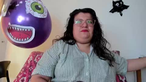 Snapshot of mystery_psique chatting on 6, 11, 2025 mystery_psique online show from 6, 11, 2025