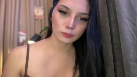 UR GIRL NEXTDOOR online show from 28, 4, 2026