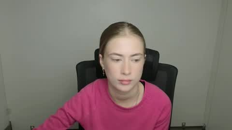 Emelie online show from 19, 9, 2025