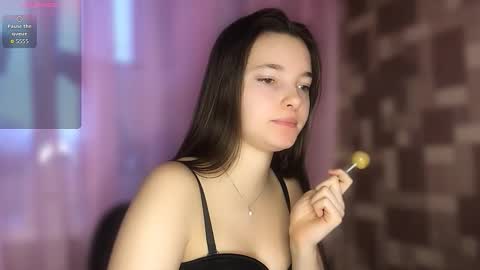 Snapshot of mysticrose_ chatting on 5, 3, 2026 Leya online show from 5, 3, 2026