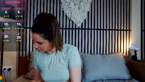 Snapshot of mystique_girl_ chatting on 20, 7, 2026 Angeline online show from 20, 7, 2026