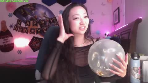 Snapshot of mysweetsofie1 chatting on 1, 1, 2025 MySweetSofie online show from 1, 1, 2025