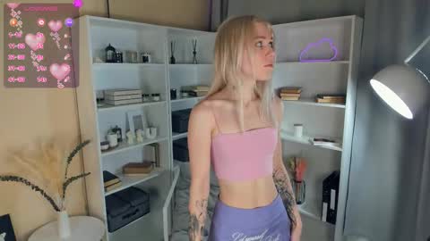 Snapshot of myviolet_rush chatting on 2, 10, 2025 Olivia or just olive online show from 2, 10, 2025