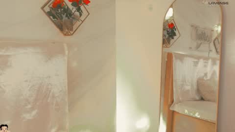 naamah_b online show from 13, 11, 2025