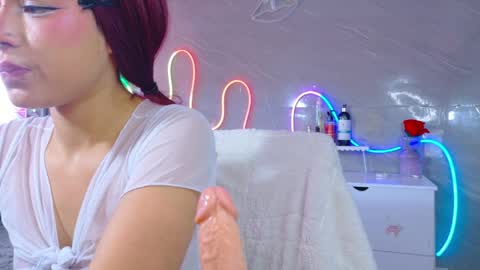 naaomi_cute online show from 9, 4, 2026