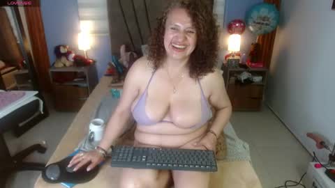 nadia_84 online show from 5, 5, 2026