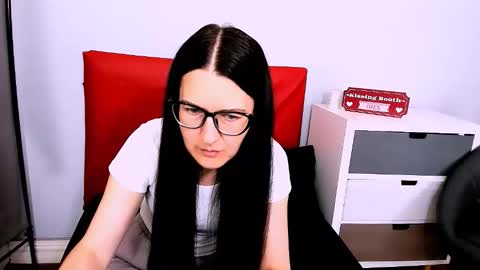 Snapshot of nadiatrue chatting on 6, 6, 2026 nadiatrue online show from 6, 6, 2026