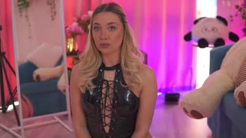 Nadia online show from 1, 2, 2026