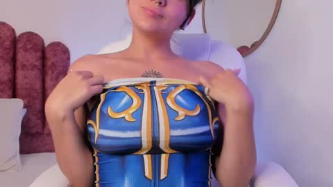 Nahia INDEPENDENT MODEL P online show from 30, 1, 2025