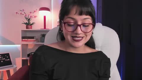 Snapshot of nahiapaws chatting on 10, 4, 2026 Nahia INDEPENDENT MODEL P online show from 10, 4, 2026