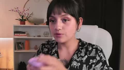 Nahia INDEPENDENT MODEL P online show from 28, 5, 2026