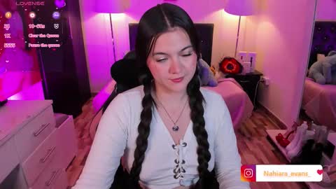 NAHIARA EVANS online show from 10, 3, 2026