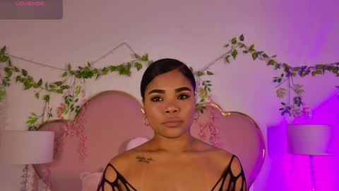 NahiaraReina  online show from 2, 5, 2026
