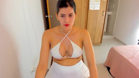 independent model online show from 7, 2, 2025