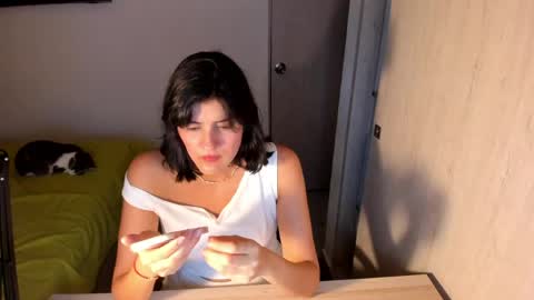 independent model online show from 2, 5, 2026