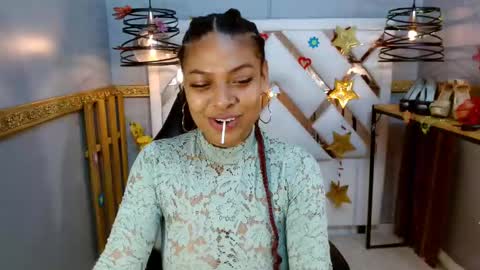 Nahomy online show from 12, 9, 2025