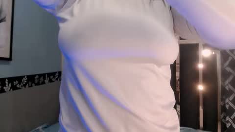 Nahomy online show from 5, 10, 2025