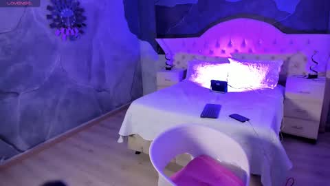 Nahomi online show from 25, 2, 2025