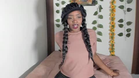 Nahomy  online show from 10, 5, 2026