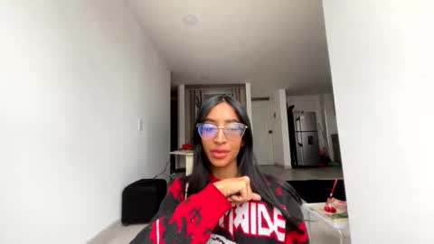 Nahomy  online show from 21, 12, 2025