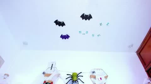 Nahomy online show from 14, 10, 2025