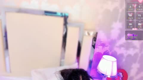 Nahomy Roberts online show from 24, 11, 2025