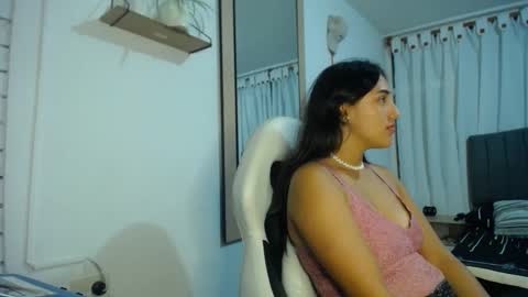 Snapshot of naia_stant chatting on 18, 1, 2025 Naia online show from 18, 1, 2025