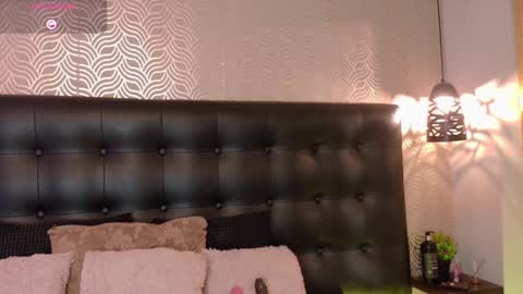 Snapshot of naiaramasson_ chatting on 19, 9, 2025 naiaramasson_ online show from 19, 9, 2025