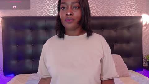 Snapshot of naiaramasson_ chatting on 29, 9, 2025 naiaramasson_ online show from 29, 9, 2025