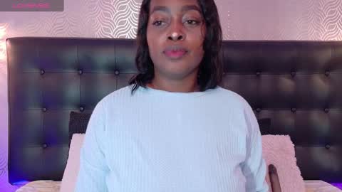 Snapshot of naiaramasson_ chatting on 7, 10, 2025 naiaramasson_ online show from 7, 10, 2025