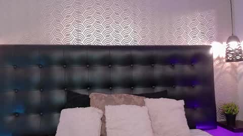 naiaramasson_ online show from 10, 4, 2026