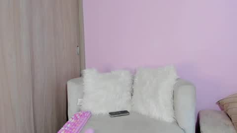      online show from 4, 1, 2025